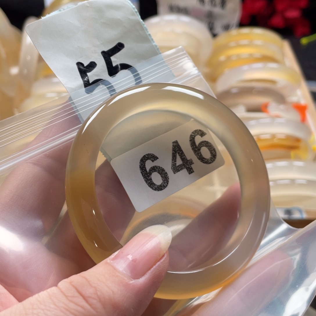 玛瑙/玉髓未镶嵌手镯