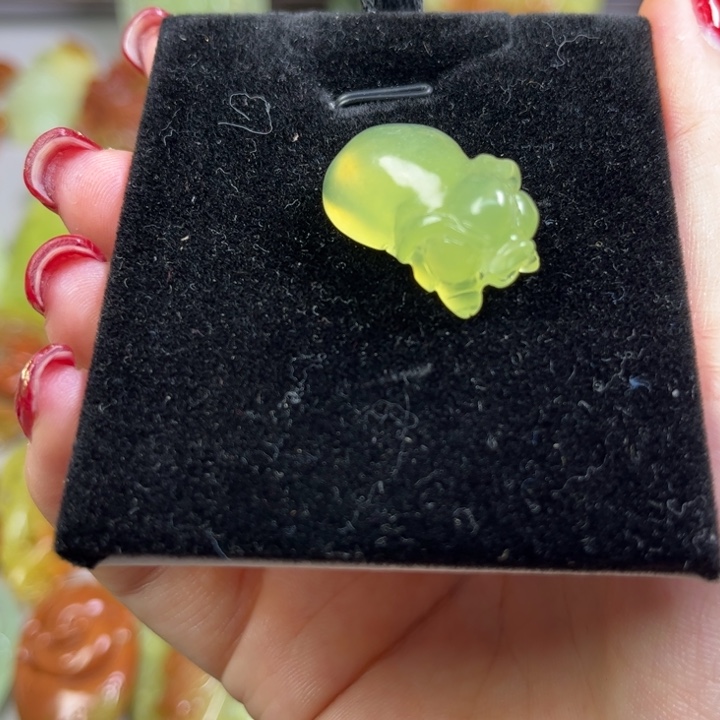 蛇纹石玉吊坠(赠链)未镶嵌