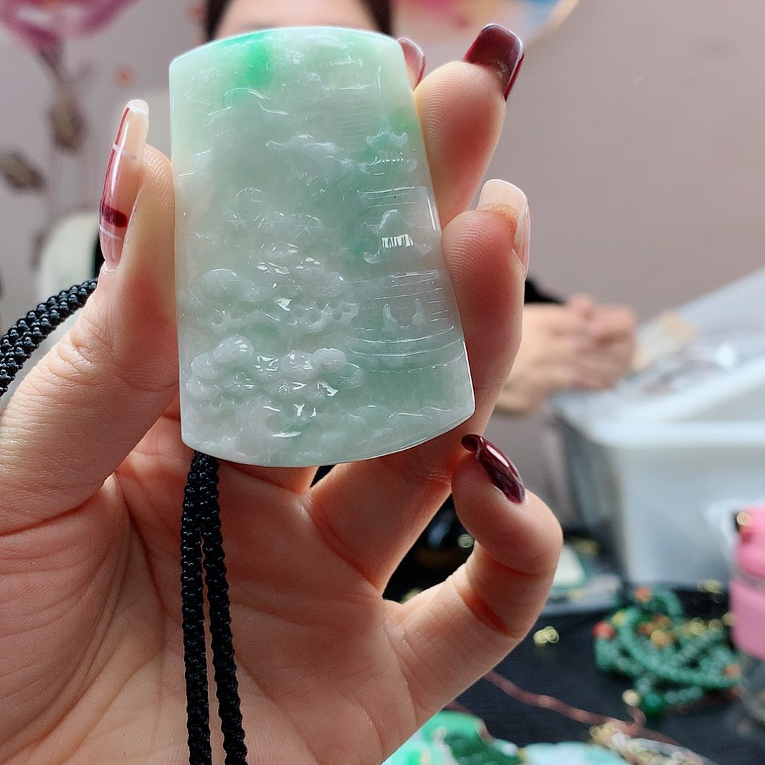 【闪购商品】翡翠吊坠(赠链)合金