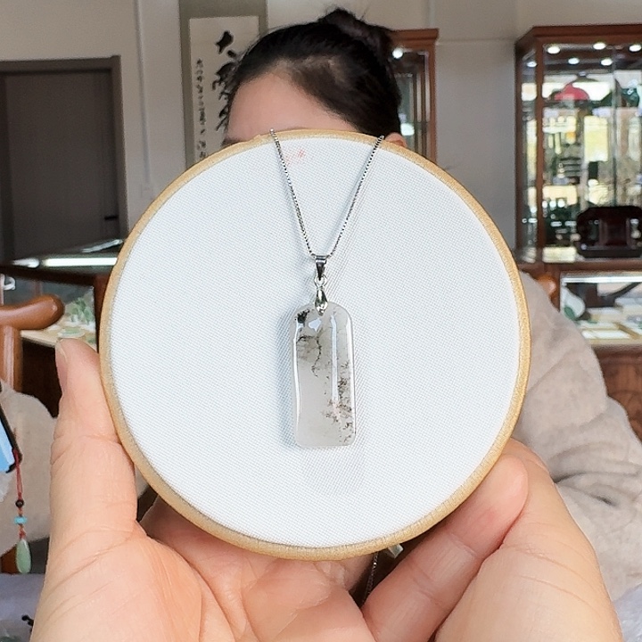 密玉（石英质玉）吊坠合金