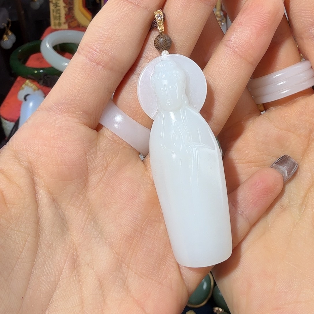 和田玉未镶嵌颈饰