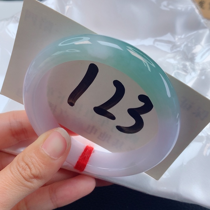 翡翠手镯未镶嵌多彩