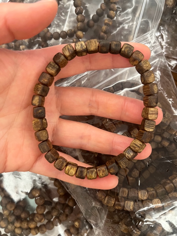 女款尺寸约6mm天然沉香手串多样性发一