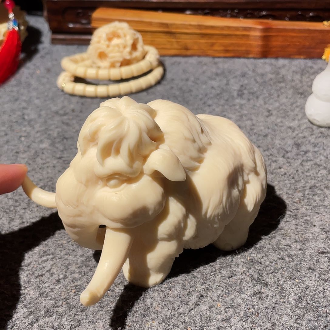 柏木（崖柏）象牙果摆件