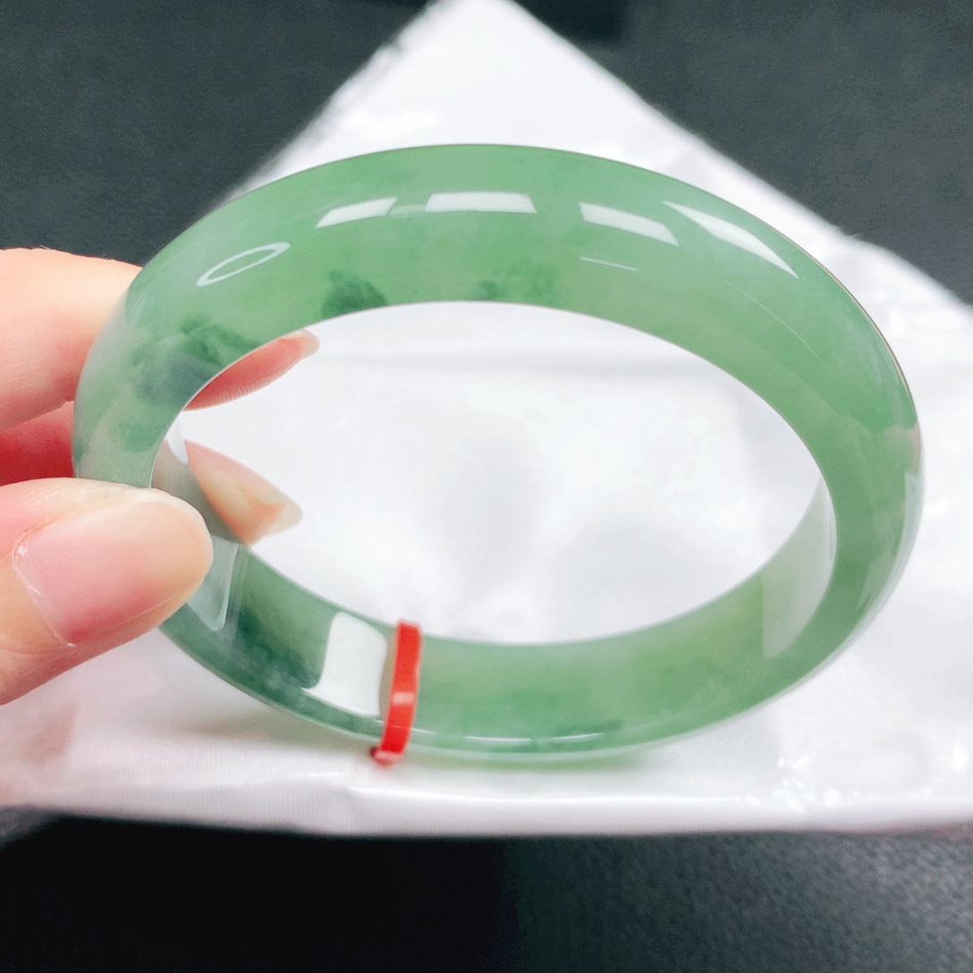 翡翠未镶嵌手镯57圈