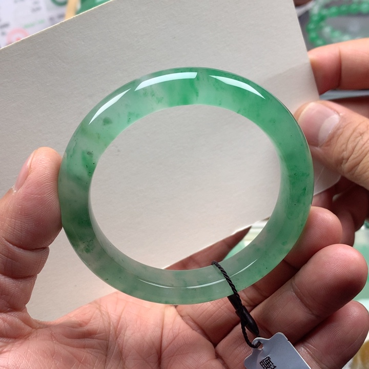 石英质玉未镶嵌手镯