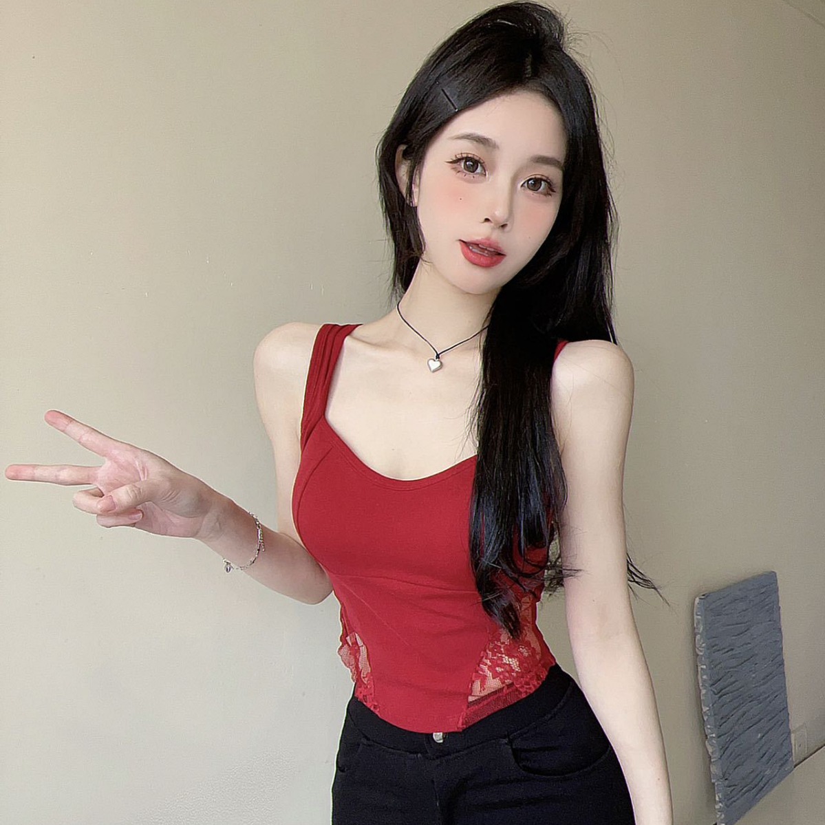 辣妹纯欲红色性感蕾丝美背百搭修身一体固定吊带打底衫无袖女外穿