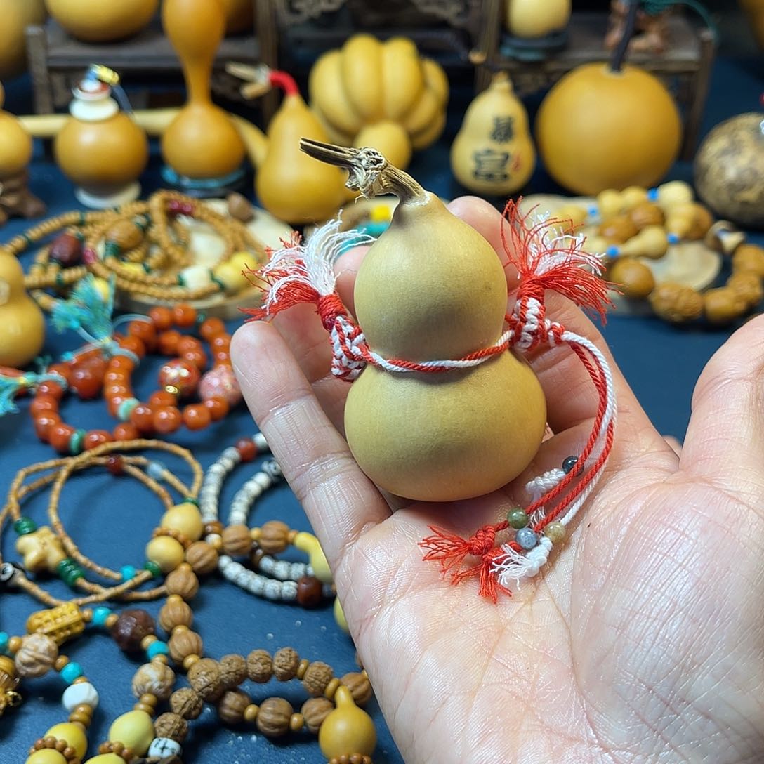 ﹶ****人一半葫芦真好看啊