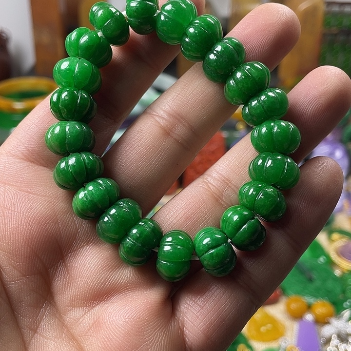 翡翠未镶嵌颈饰手串