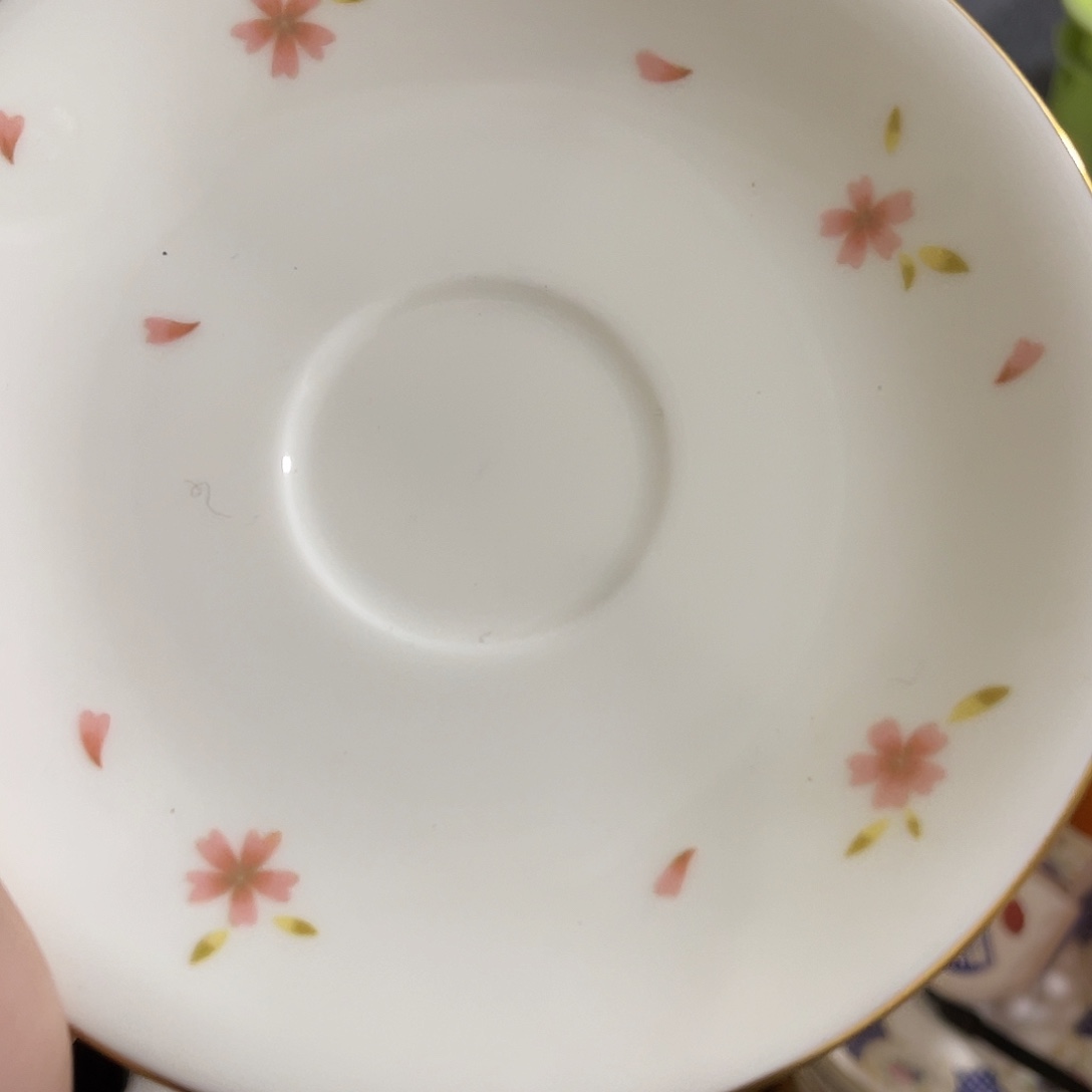 瓷片红*?羽毛球拍和手握武器也可以很