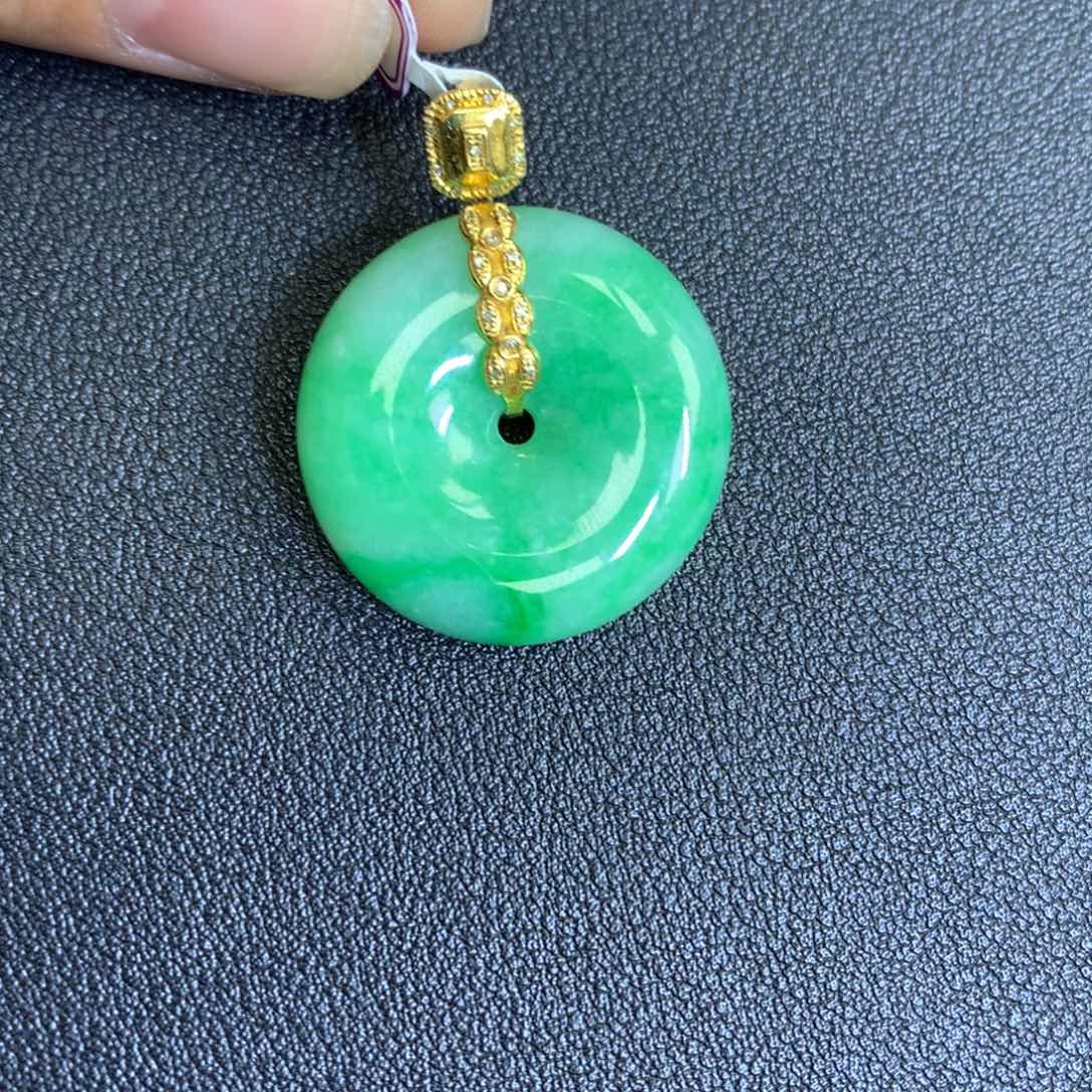 翡翠颈饰18K金镶嵌思*翡翠