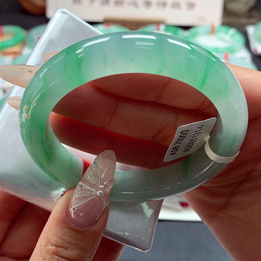 翡翠手镯未镶嵌（60号）66