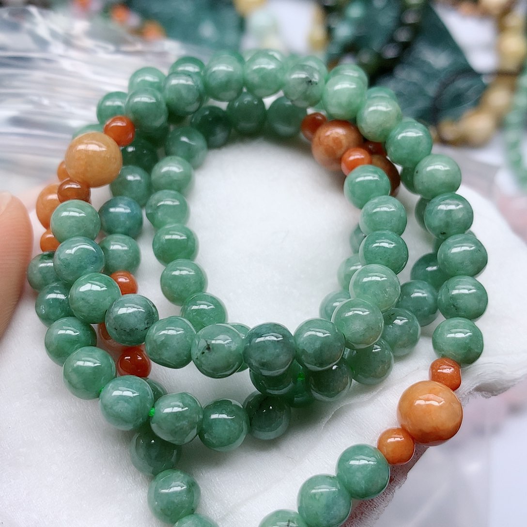 翡翠颈饰未镶嵌手串