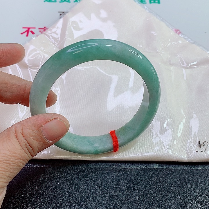 未镶嵌手镯翡翠手镯