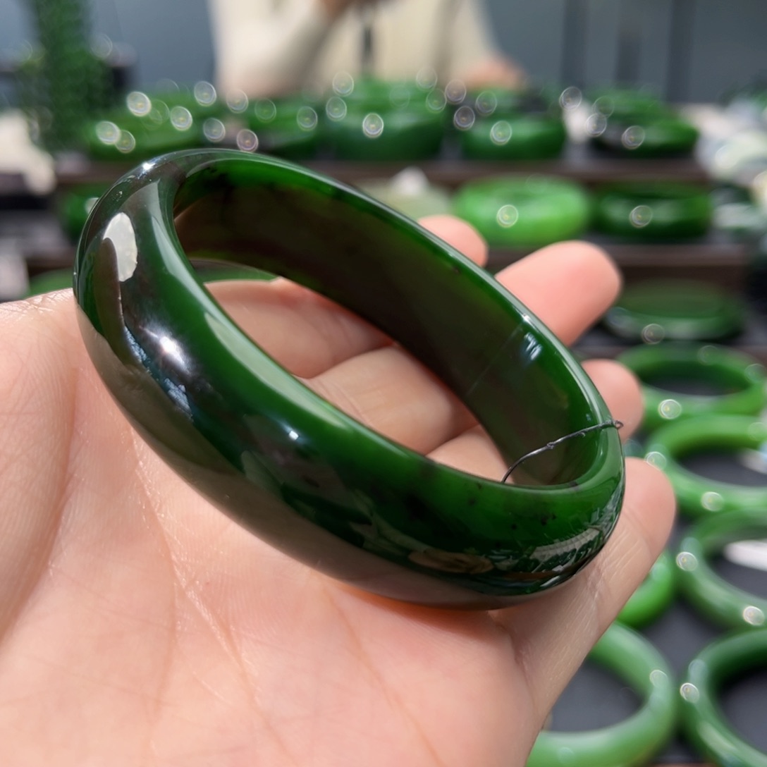 未镶嵌手镯和田玉（碧玉）