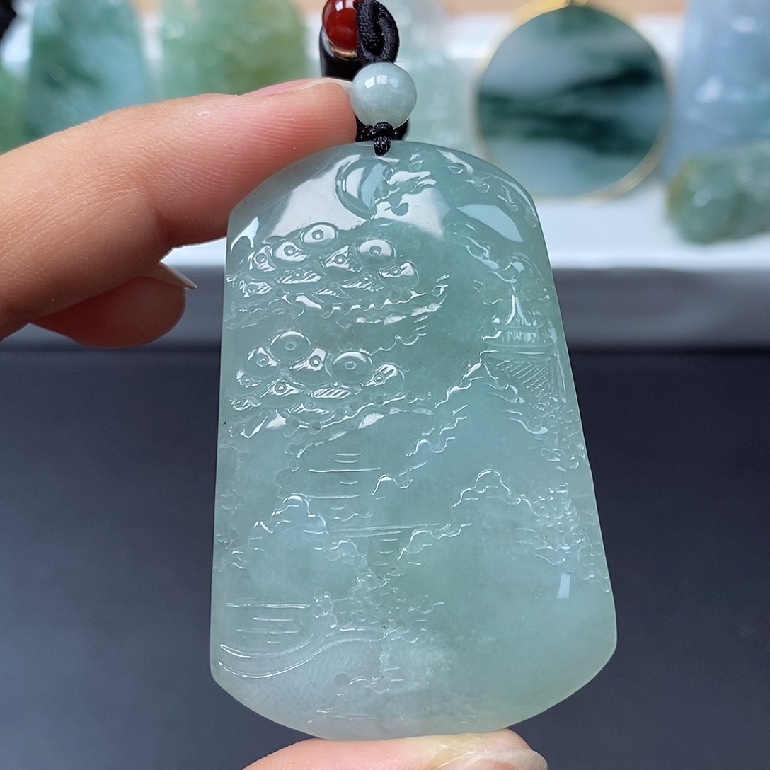 翡翠颈饰未镶嵌翡翠