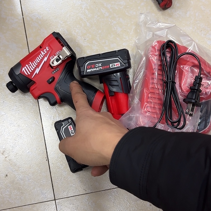 3453两电一充3.0电池