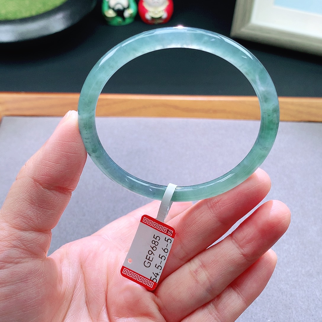 翡翠手镯未镶嵌天然翡翠手镯