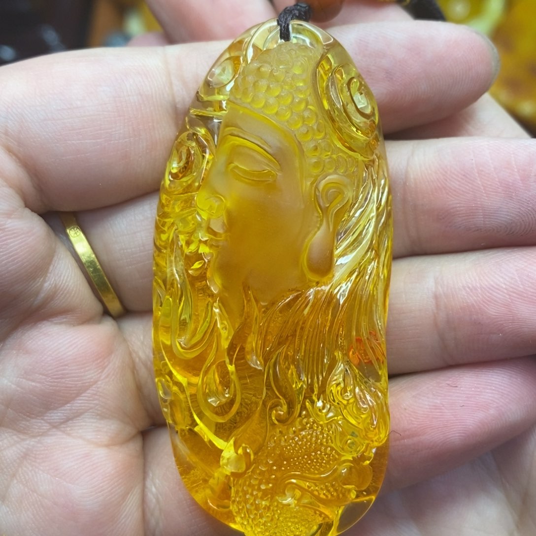 琥珀颈饰未镶嵌唐