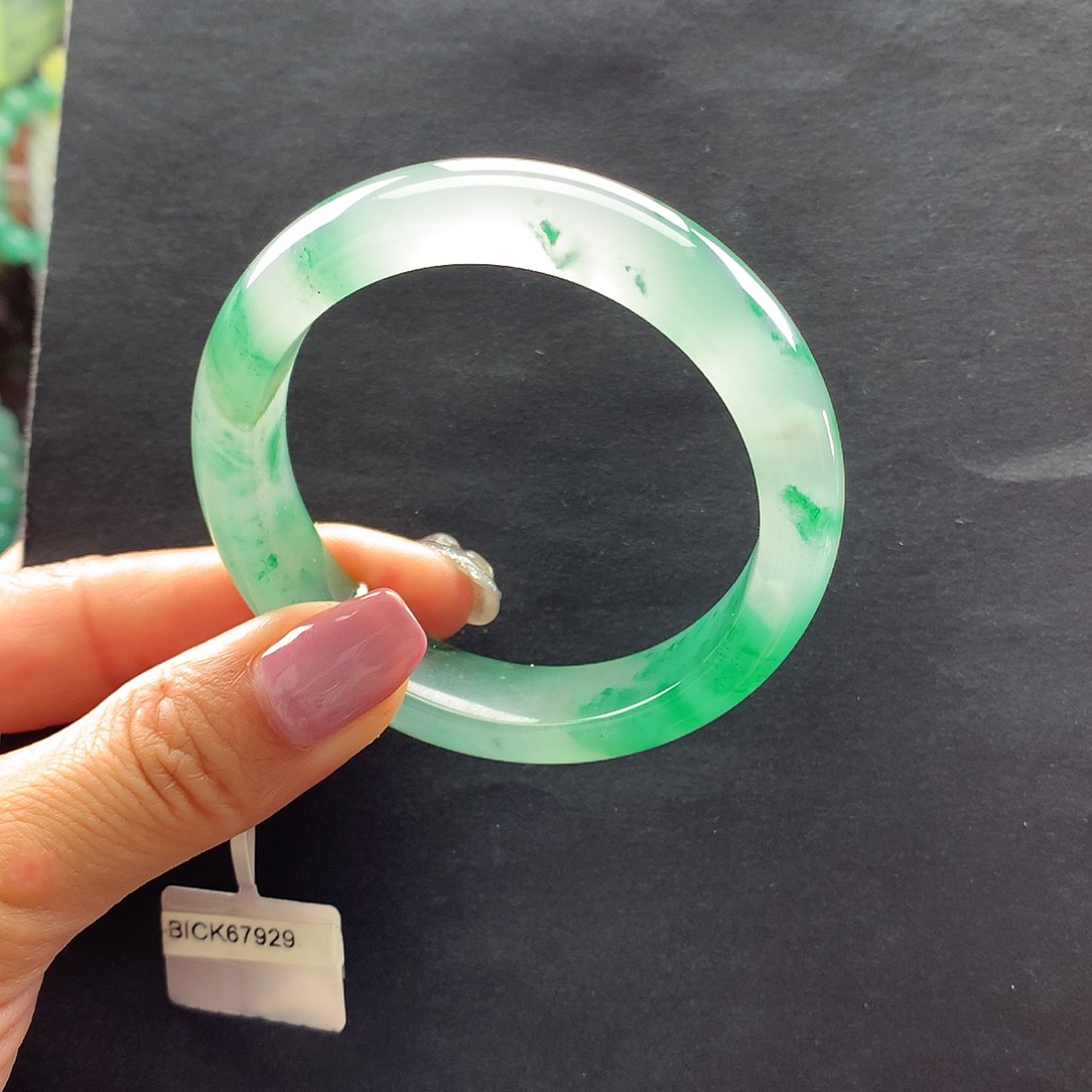 【闪购商品】石英质玉未镶嵌手镯