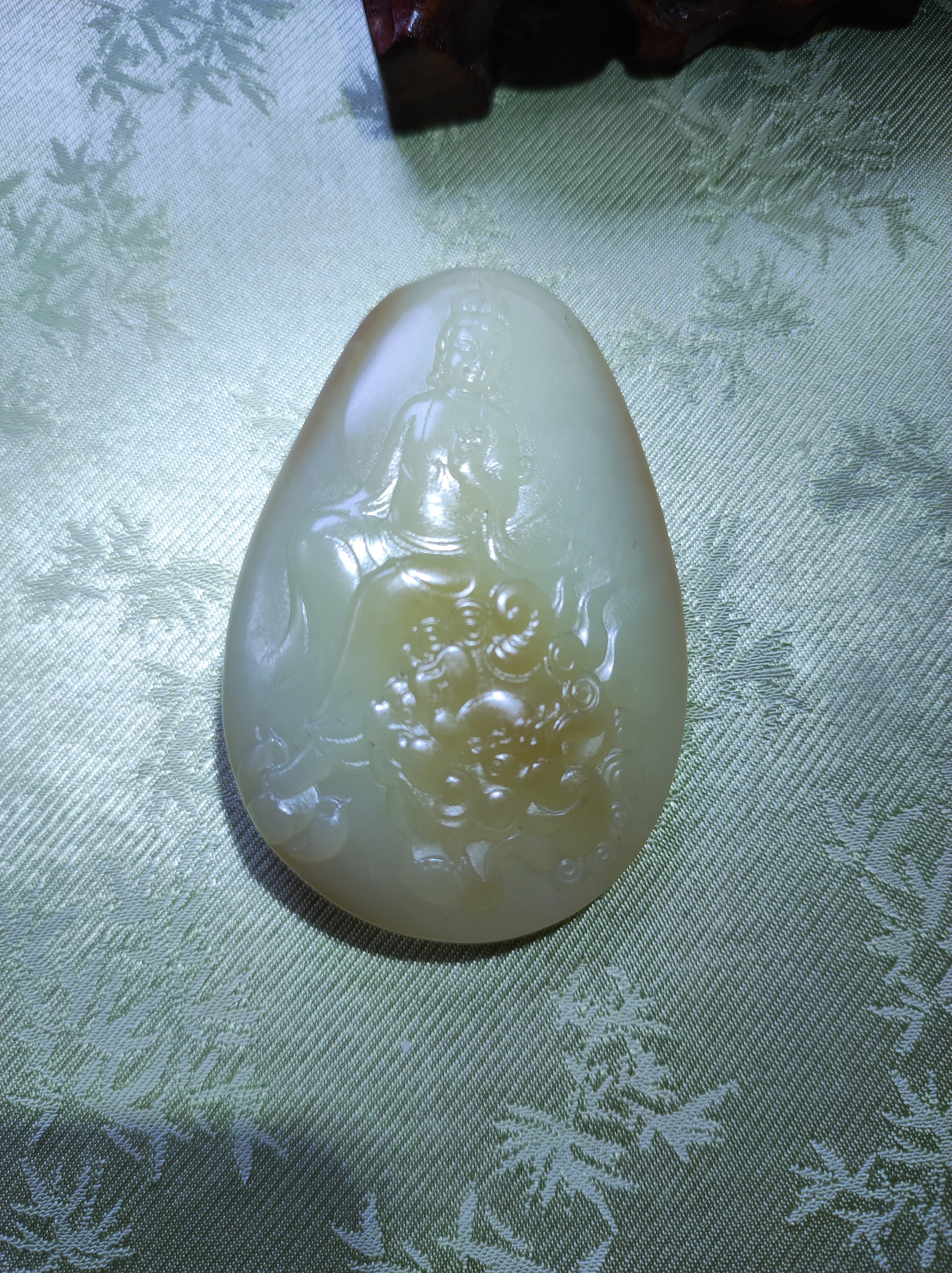 和田玉观音挂坠，且末料，漂亮