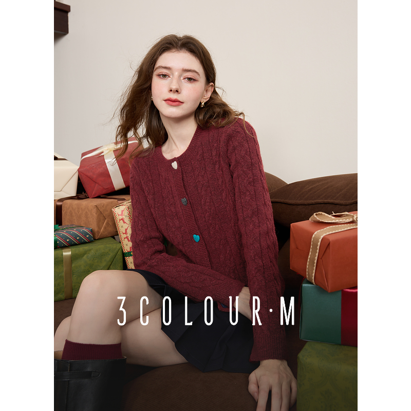 三彩2025春季新款绞花毛衣开衫爱心纽扣针织衫圆领毛衫复古M