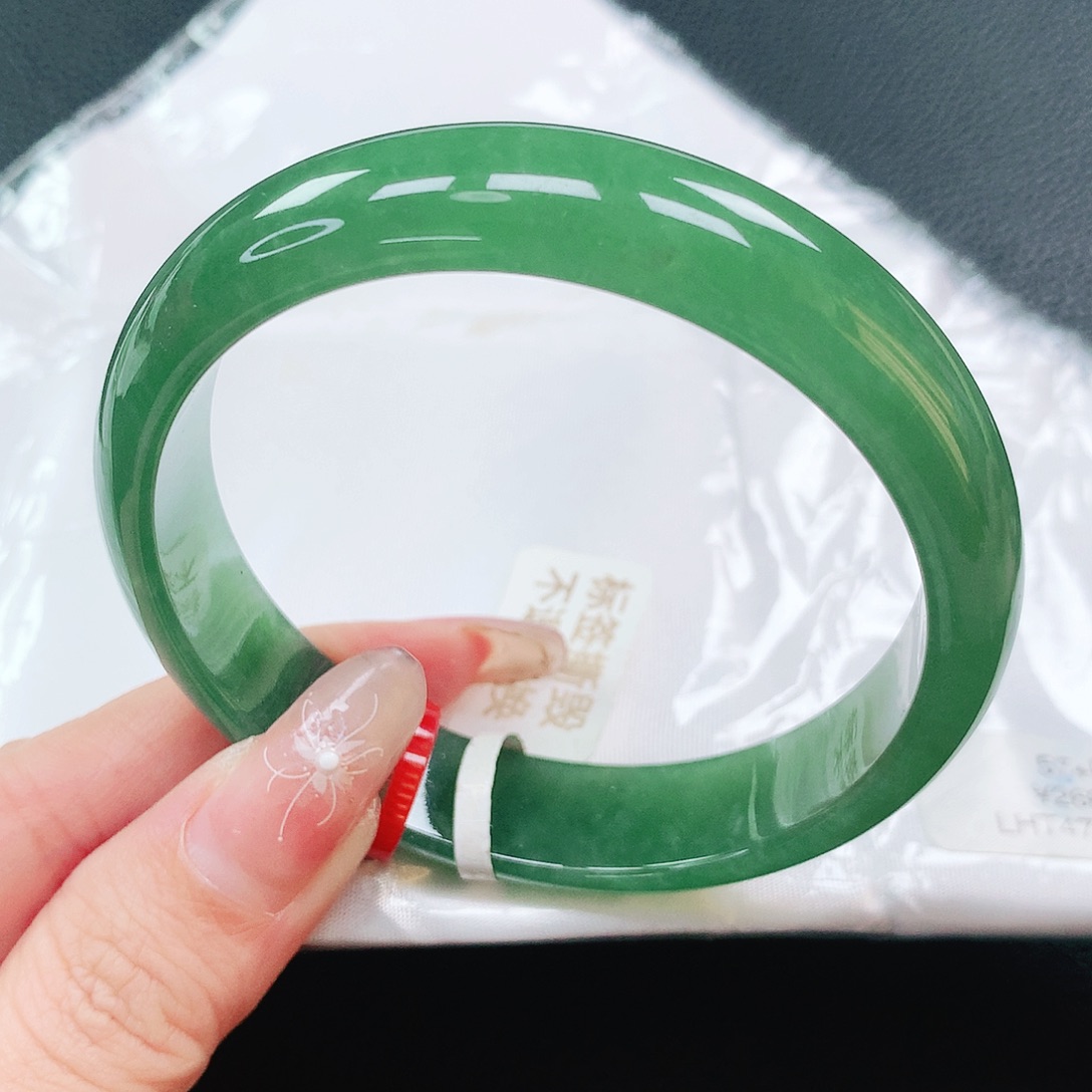 翡翠手镯未镶嵌57圈