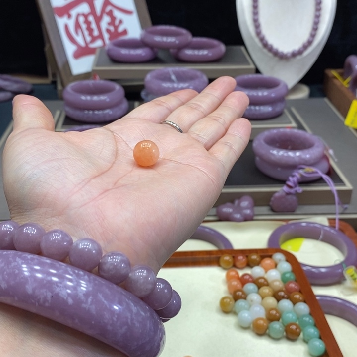 朝***店石英质玉合金手镯