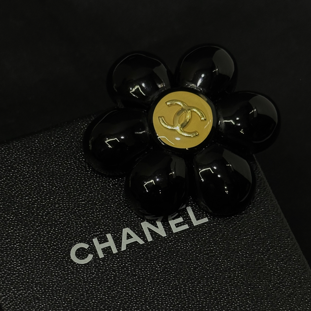 95新 Chanel/香奈儿 中古亚克力花朵胸针/JJ5121505