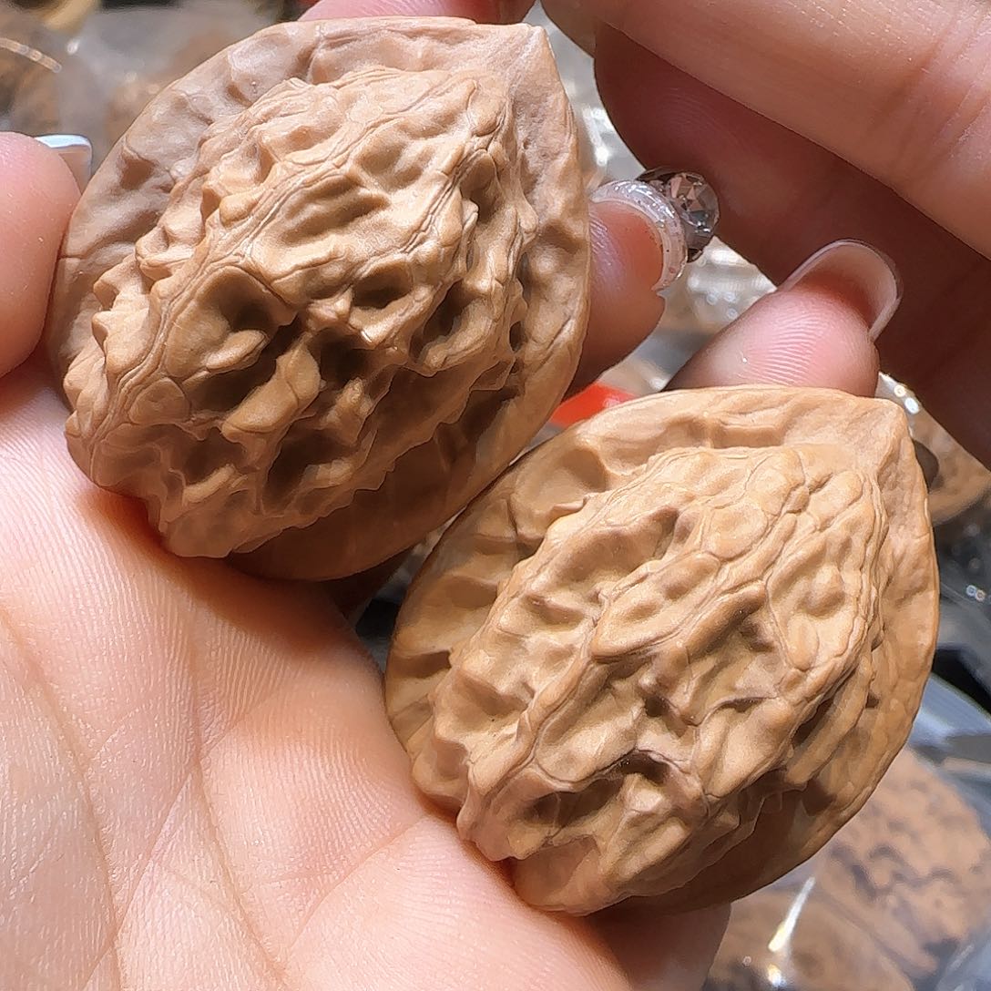 文玩核桃吊坠37大红袍全