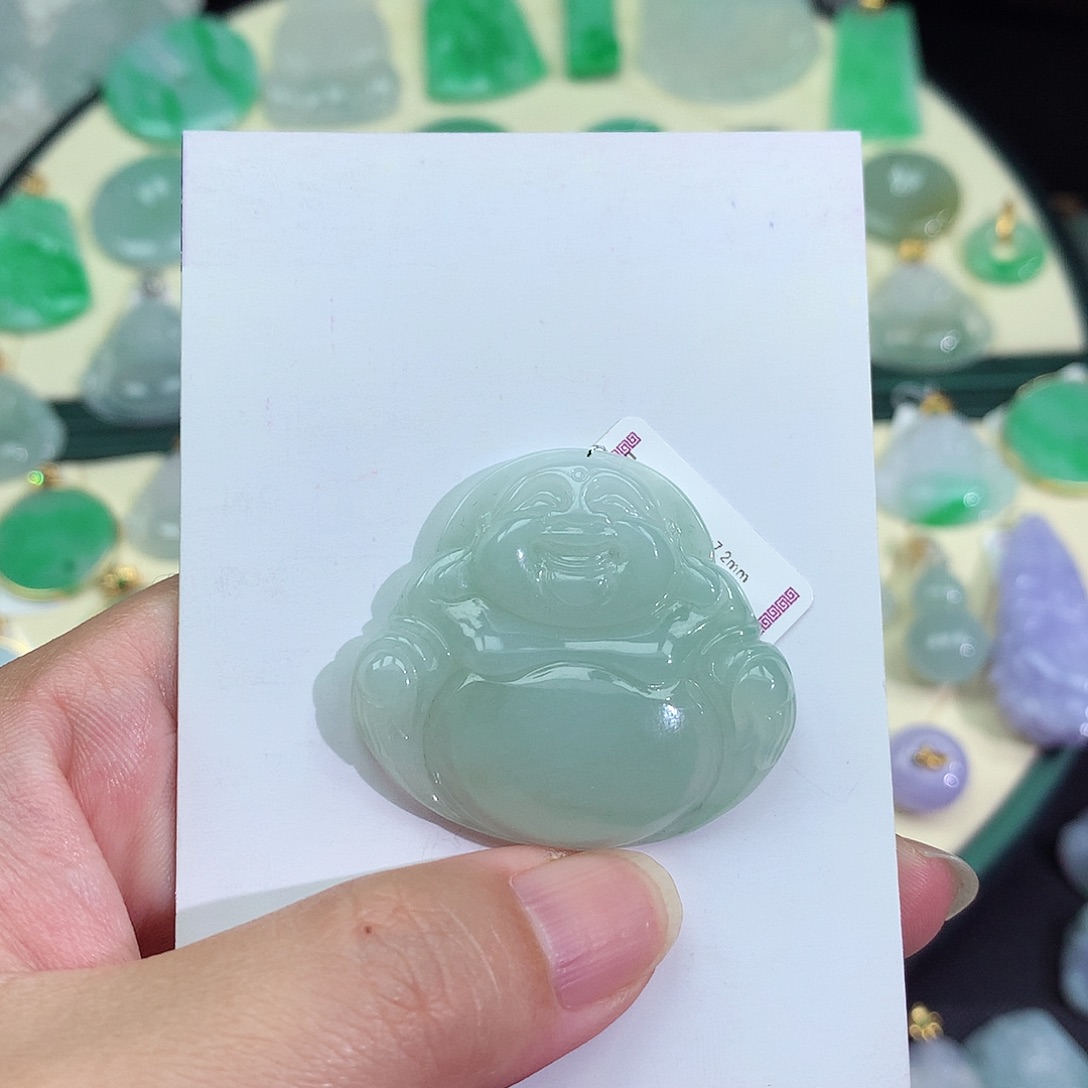 翡翠未镶嵌颈饰佛公