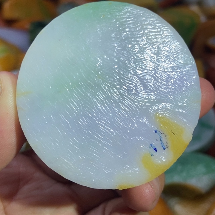 翡翠未镶嵌颈饰缅甸