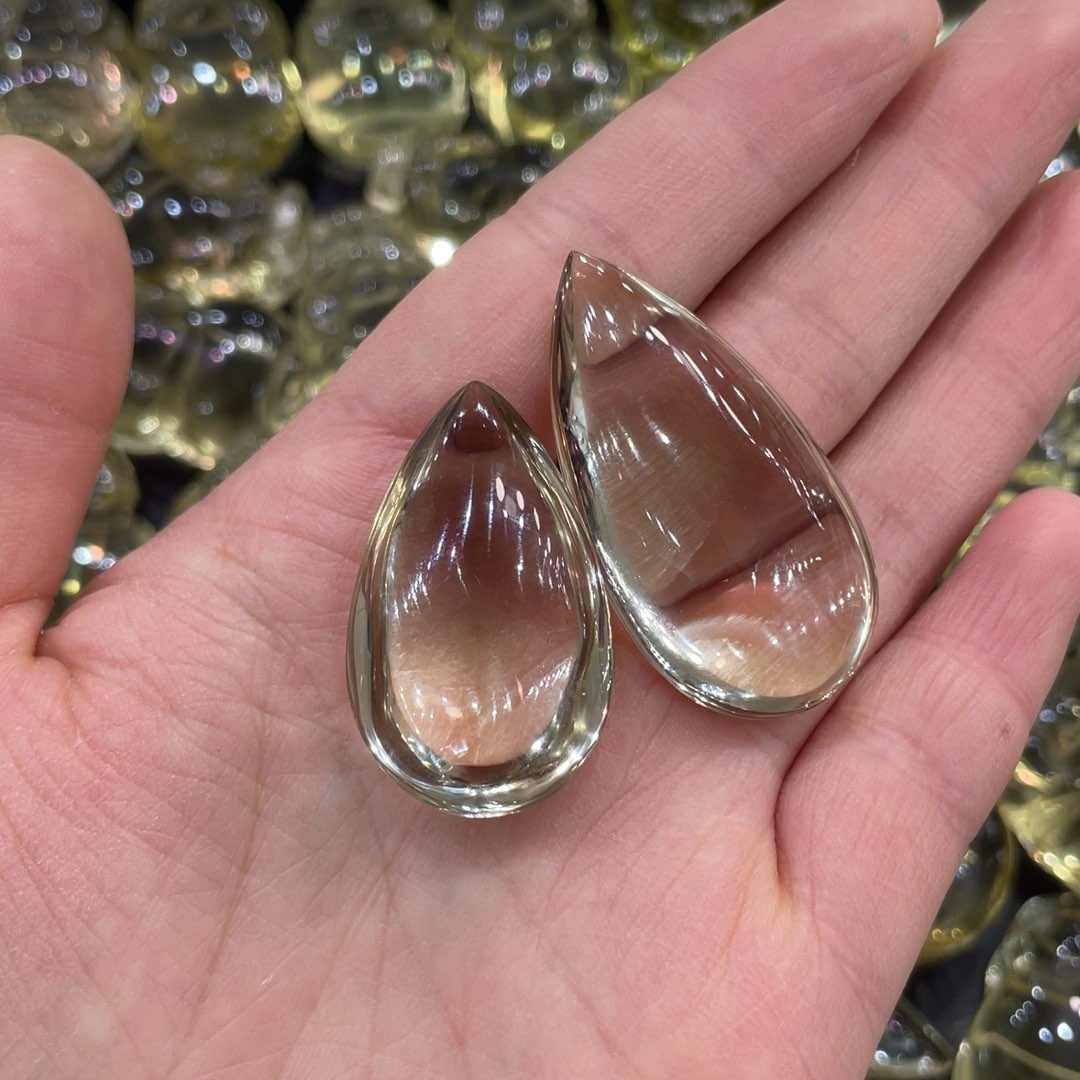 黄晶水滴吊坠未镶嵌?**?