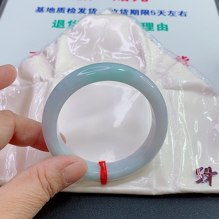 未镶嵌手镯翡翠手镯