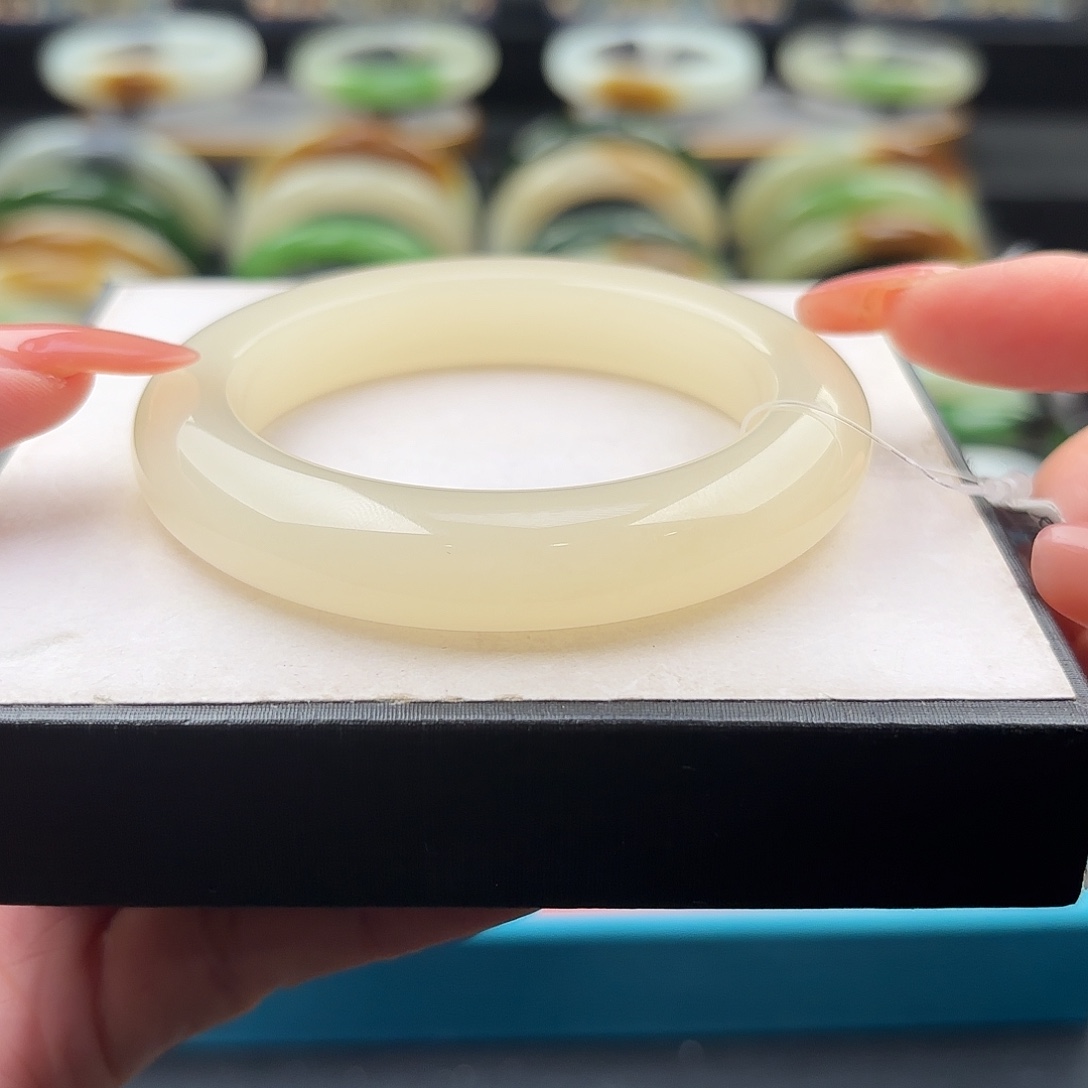 和田玉未镶嵌手镯浅色冰藕粉52.3