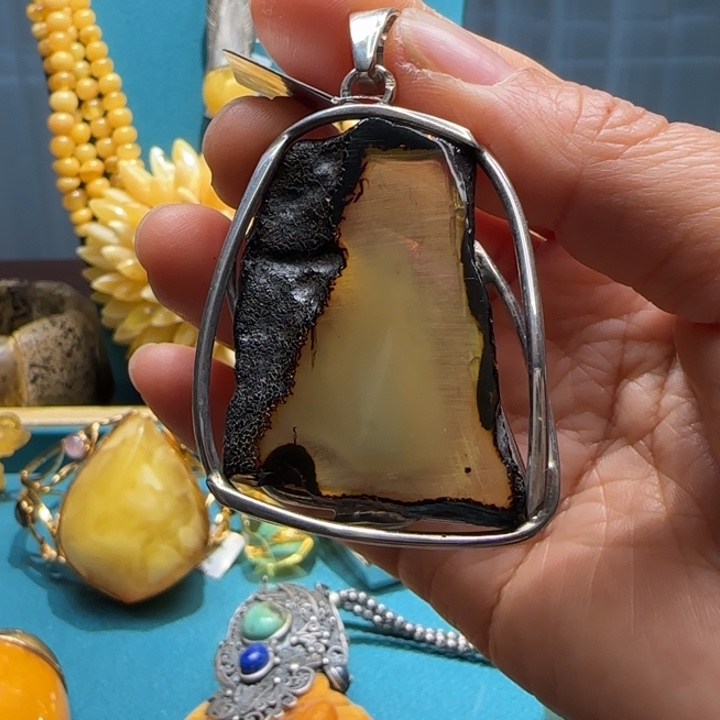 琥珀未镶嵌颈饰波兰设计款琥珀蜜蜡