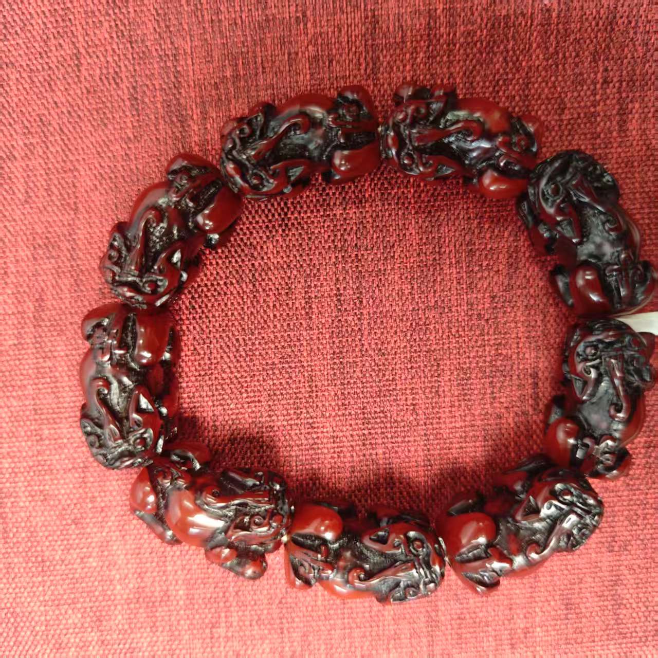 鸡油红貔貅蜜蜡手串男女款