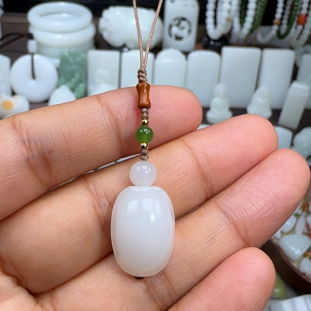 和田玉未镶嵌颈饰