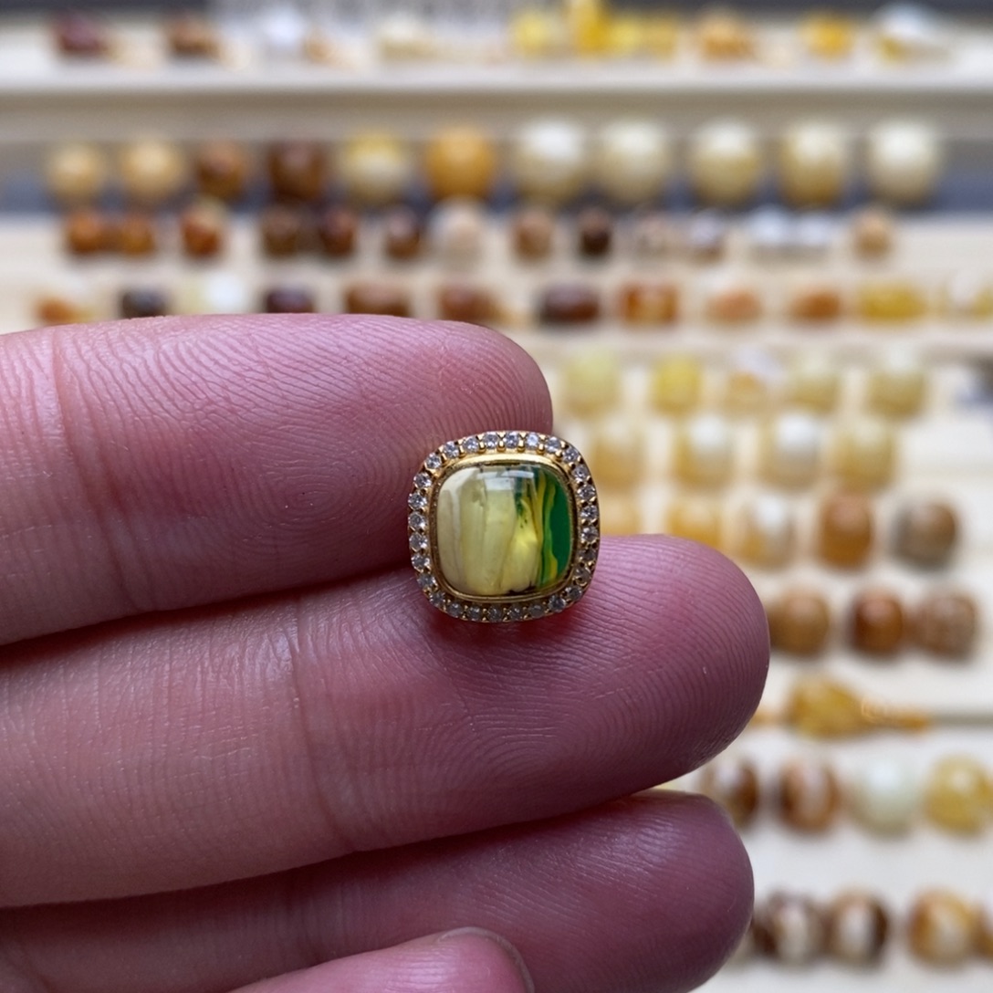 琥珀未镶嵌珠宝奇石