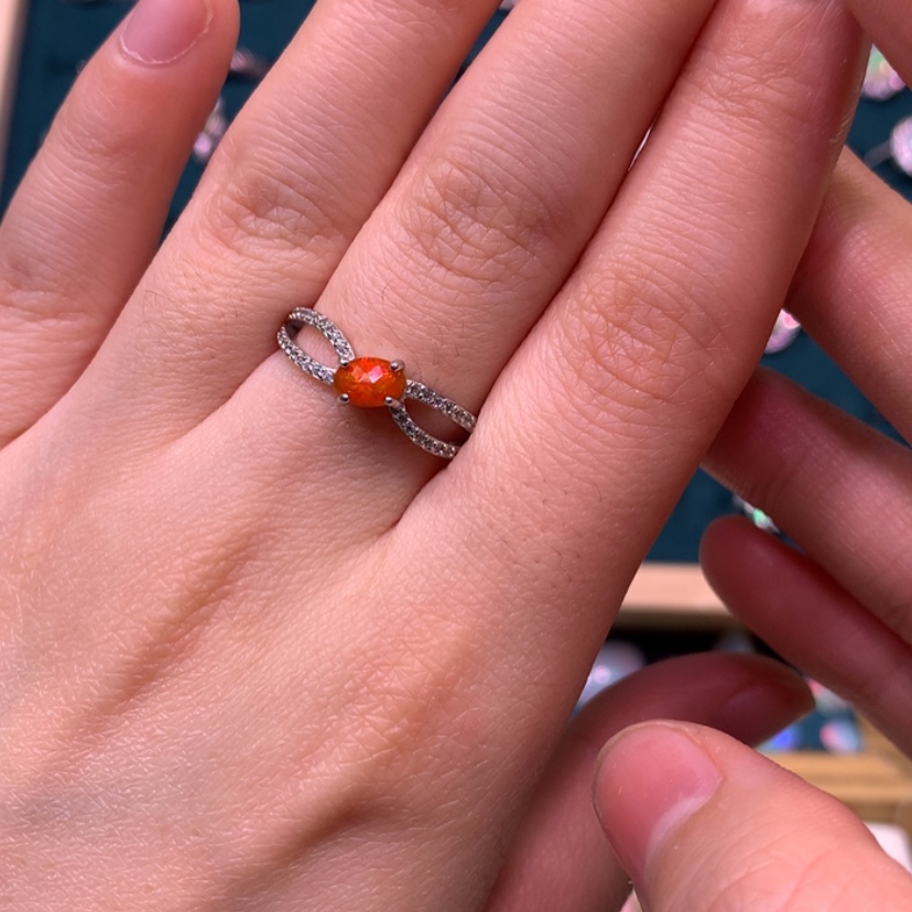 【闪购商品】欧泊戒指款式银S925镶嵌J****