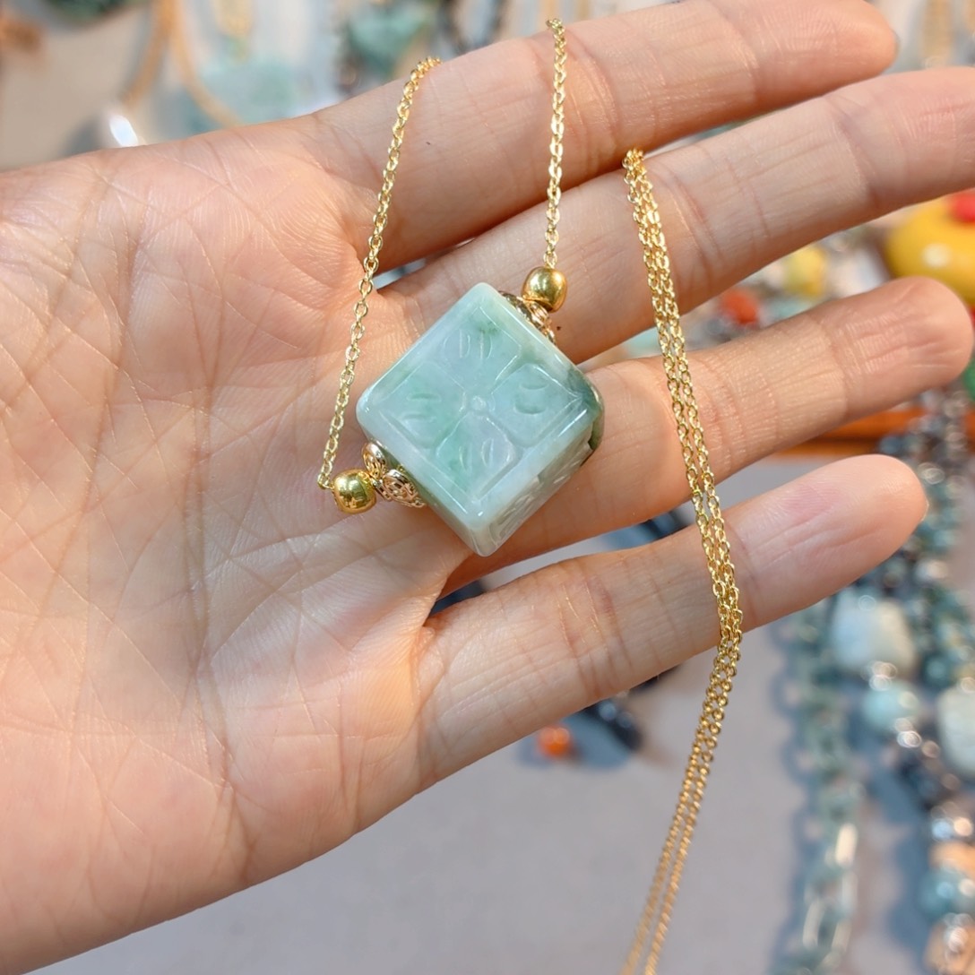 未镶嵌手链翡翠?手串