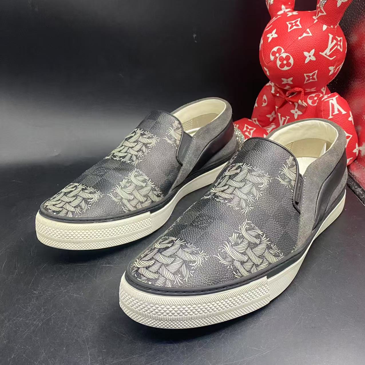 95新 LouisVuitton/路易威登 【聚星优选】黑藤蔓一脚蹬板鞋42.5码