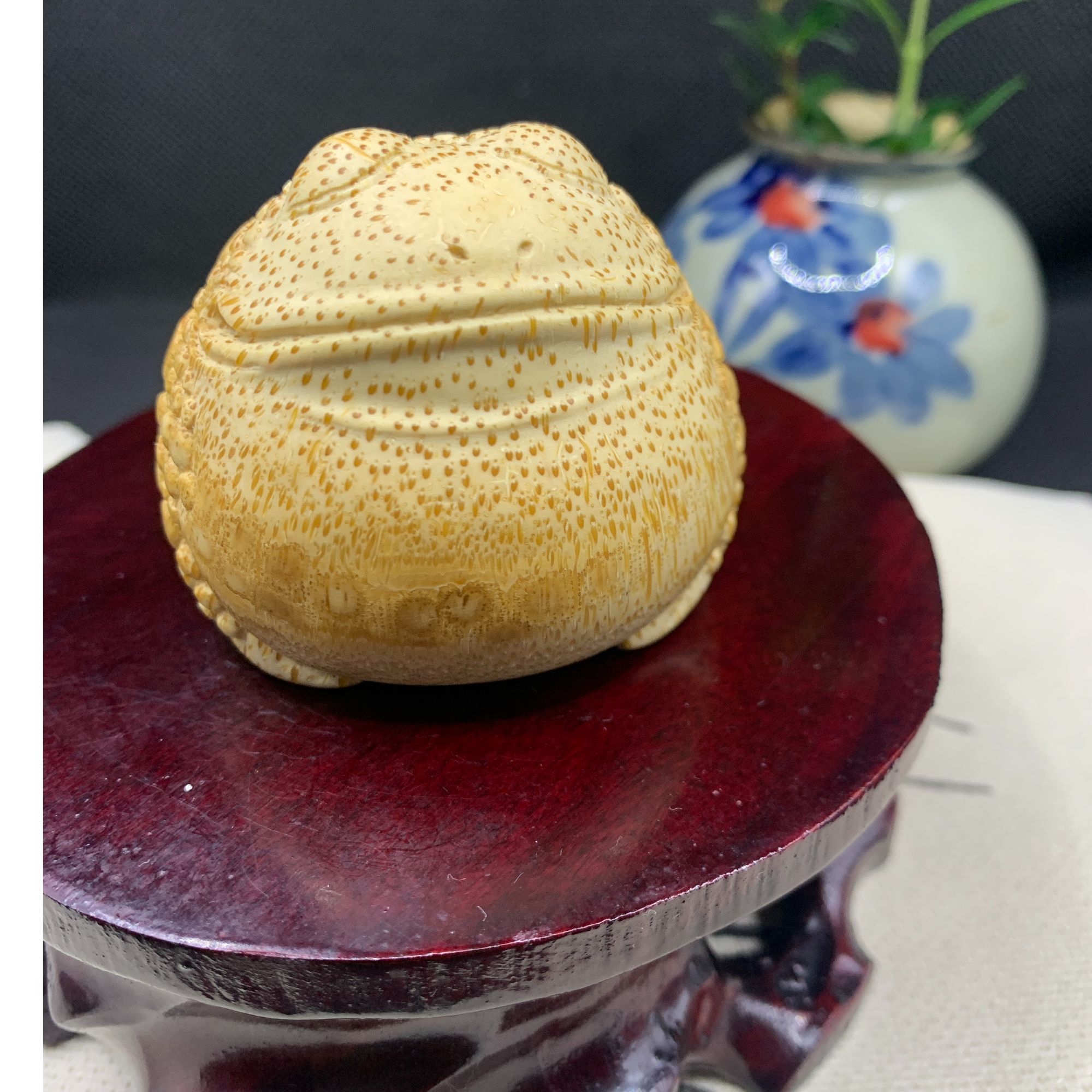 竹根雕微笑悟道金蟾手把件