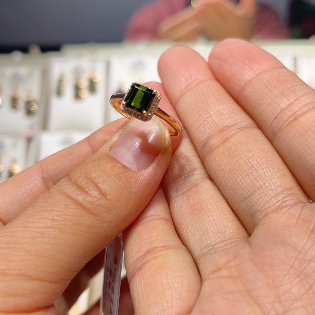 碧玺戒指18K金镶嵌来*?