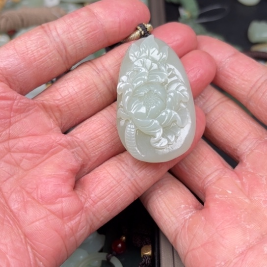 和田玉吊坠未镶嵌