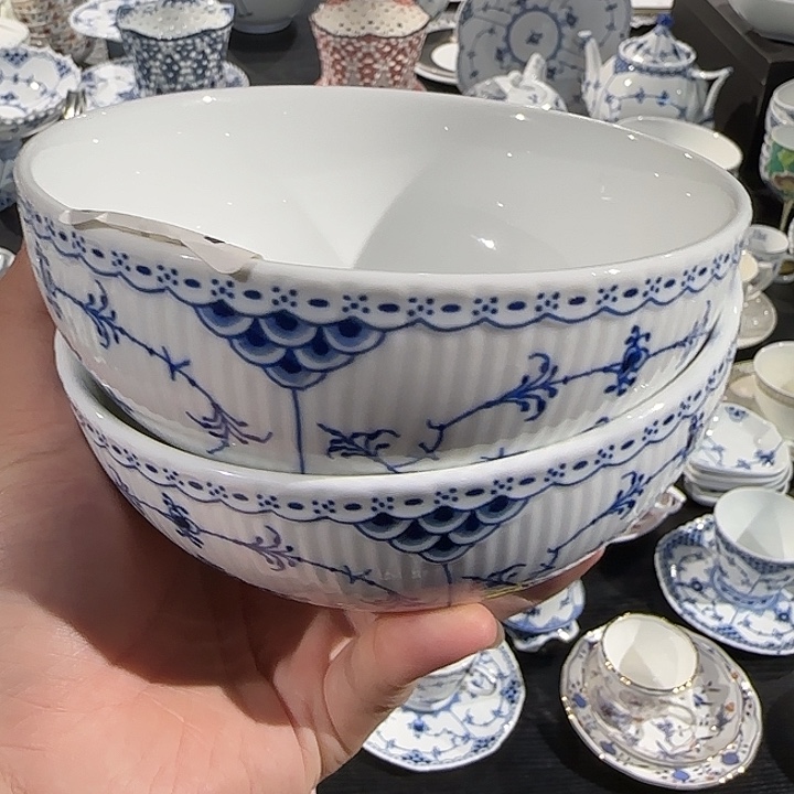 两个面碗面碗面碗