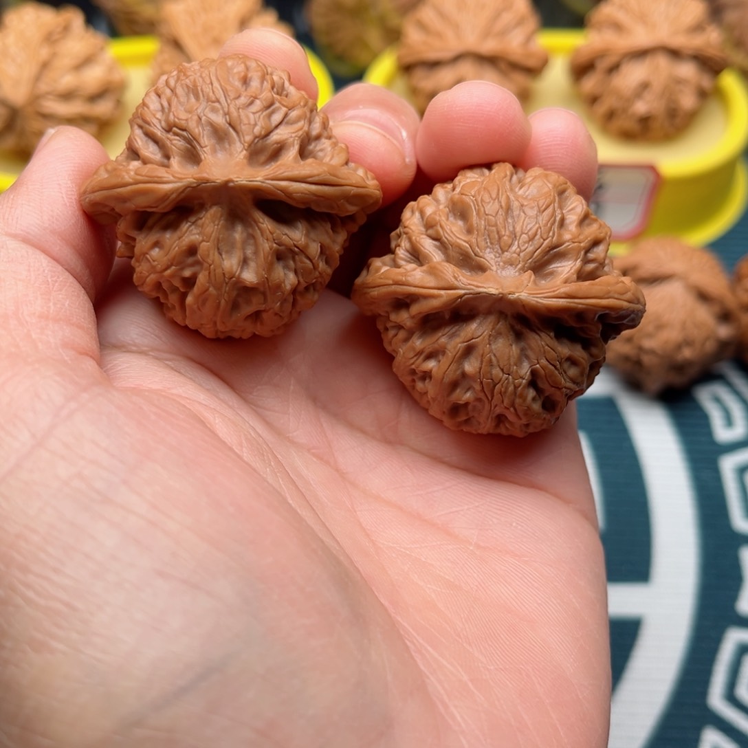 【闪购商品】桃木文玩核桃起手把件40宫灯