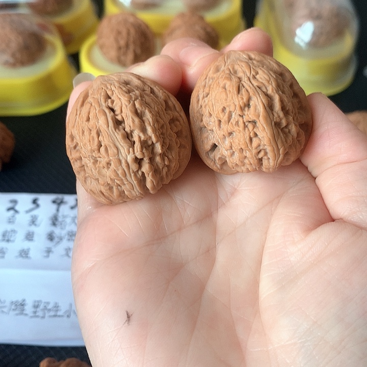 文玩核桃吊坠35尺红玛瑙对歪
