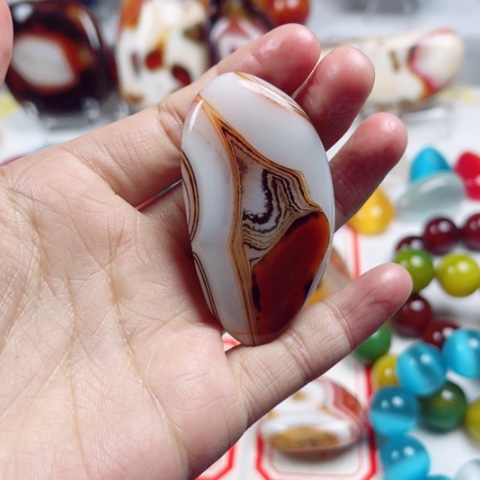 玛瑙/玉髓耳饰未镶嵌幸****?