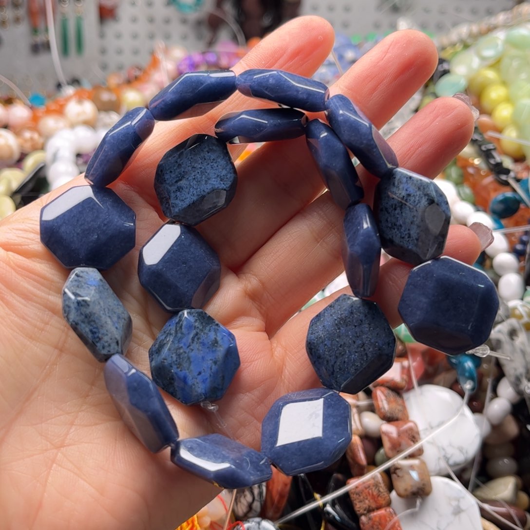 石英质玉珠宝奇石未镶嵌图